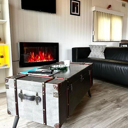 Lodge Cabin With Fabulous Views - Farm Holiday Странрар Екстер'єр фото