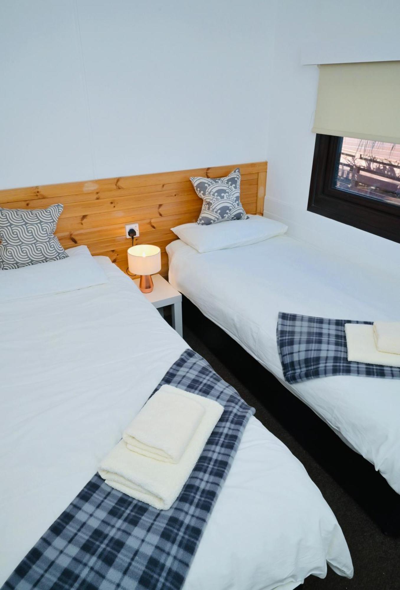 Lodge Cabin With Fabulous Views - Farm Holiday Странрар Екстер'єр фото